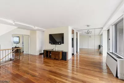 2 Horizon Road, Fort Lee, NJ 07024 - Photo 4