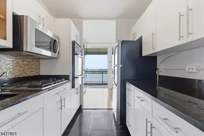 2 Horizon Road, Fort Lee, NJ 07024 - Photo 10