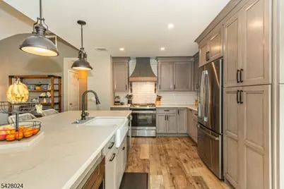 15 Windsor Dr, Jefferson Township, NJ 07438 - Photo 10