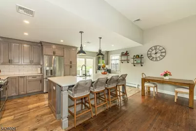 15 Windsor Dr, Jefferson Township, NJ 07438 - Photo 4