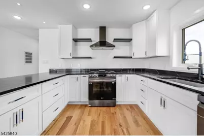 270 Lafayette Ave #2, Lyndhurst Township, NJ 07071 - Photo 16