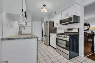 27 Manor Dr, Hillsborough Township, NJ 08844 - Photo 10
