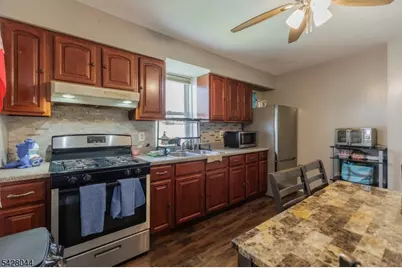 627 Van Buren Ave, Linden, NJ 07036 - Photo 16