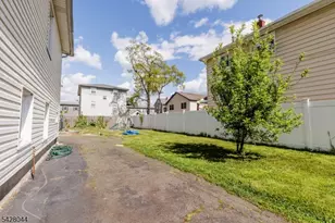 627 Van Buren Ave, Linden, NJ 07036 - Photo 4