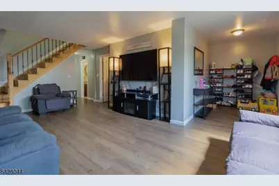 627 Van Buren Ave, Linden, NJ 07036 - Photo 10