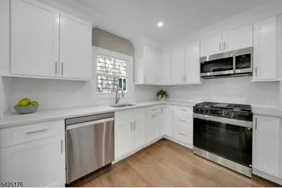 46 Chestnut Hill Pl, Glen Ridge, NJ 07028 - Photo 8