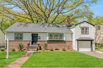 46 Chestnut Hill Pl, Glen Ridge, NJ 07028 - Photo 1