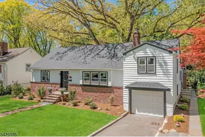 46 Chestnut Hill Pl, Glen Ridge, NJ 07028 - Photo 2