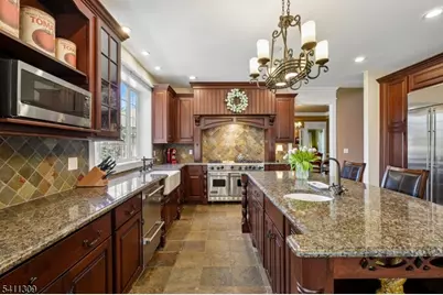 1 Jordan Ct, Washington Township, NJ 07853 - Photo 10