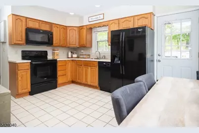 27 E Shore Trl, Hardyston Township, NJ 07460 - Photo 8