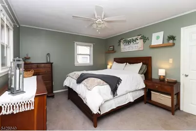27 E Shore Trl, Hardyston Township, NJ 07460 - Photo 10