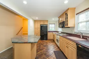 16 E Circuit Dr, Roxbury Township, NJ 07876 - Photo 4