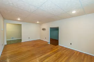 16 E Circuit Dr, Roxbury Township, NJ 07876 - Photo 8