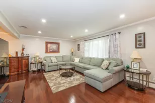 53 N Hillside Ave, Roxbury Township, NJ 07847 - Photo 2