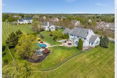 22 Patrick Henry Pl, Raritan Township, NJ 08551 - Photo 2