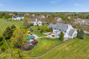 22 Patrick Henry Pl, Raritan Township, NJ 08551 - Photo 2