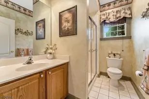 22 Patrick Henry Pl, Raritan Township, NJ 08551 - Photo 18