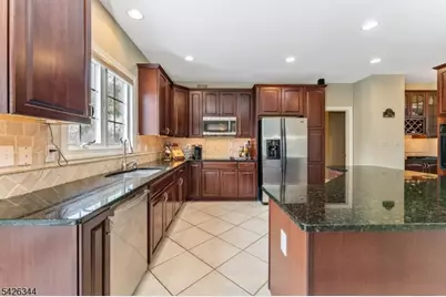 22 Patrick Henry Pl, Raritan Township, NJ 08551 - Photo 10
