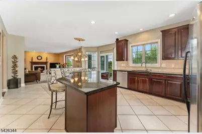 22 Patrick Henry Pl, Raritan Township, NJ 08551 - Photo 8