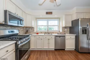 1092 Robin Rd, Hillsborough Township, NJ 08844 - Photo 16