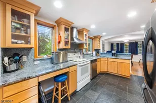 615 Lincoln Park, Cranford Township, NJ 07016 - Photo 2