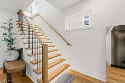 10 Marilyn Pl, Clifton, NJ 07011 - Photo 4