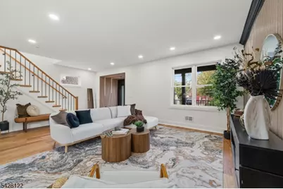 10 Marilyn Pl, Clifton, NJ 07011 - Photo 6
