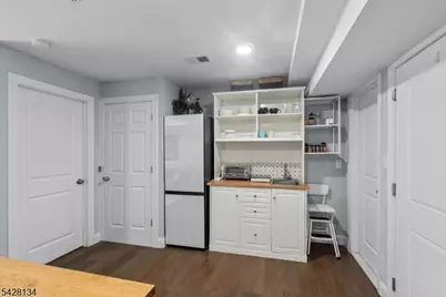 267 S 10th St, Newark, NJ 07103 - Photo 36