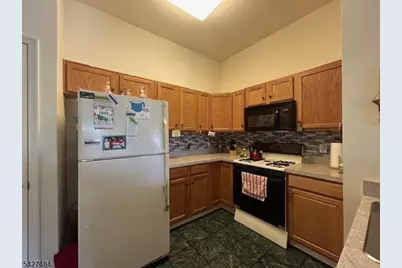 832 Honeybrook Cir, Lopatcong Township, NJ 08886 - Photo 6