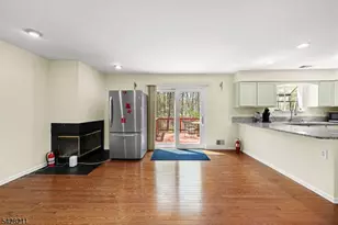 150 Nantwich Ct, Franklin Township, NJ 08873 - Photo 6