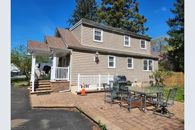 34 Como Dr, Franklin Township, NJ 08873 - Photo 2