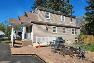 34 Como Dr, Franklin Township, NJ 08873 - Photo 2
