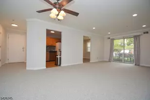 33 Crestview Ln, Mount Arlington, NJ 07856 - Photo 8