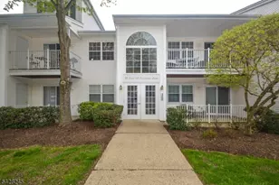 33 Crestview Ln, Mount Arlington, NJ 07856 - Photo 2