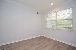 33 Crestview Ln, Mount Arlington, NJ 07856 - Photo 12