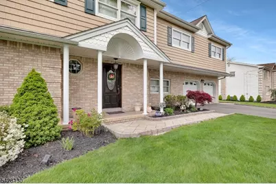 184 Stonehenge Ter, Clark Township, NJ 07066 - Photo 4
