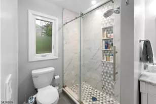 94 Edgefield Dr, Parsippany, NJ 07950 - Photo 24