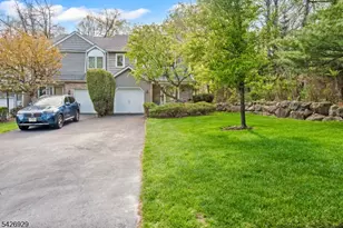 94 Edgefield Dr, Parsippany, NJ 07950 - Photo 40