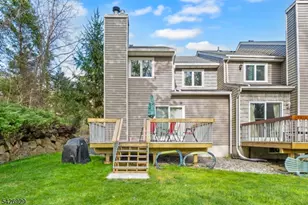94 Edgefield Dr, Parsippany, NJ 07950 - Photo 40