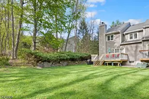 94 Edgefield Dr, Parsippany, NJ 07950 - Photo 42