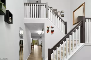 94 Edgefield Dr, Parsippany, NJ 07950 - Photo 8