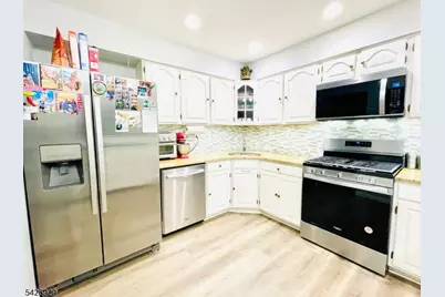94 Edgefield Dr, Parsippany, NJ 07950 - Photo 16