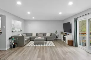 94 Edgefield Dr, Parsippany, NJ 07950 - Photo 12