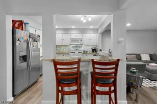 94 Edgefield Dr, Parsippany, NJ 07950 - Photo 14