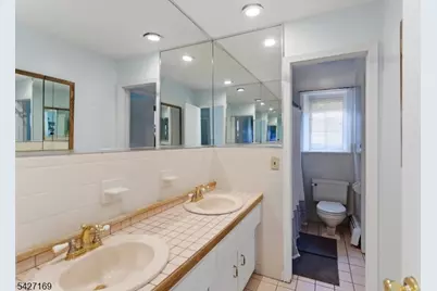 41 Crescent Dr, Byram Township, NJ 07821 - Photo 10