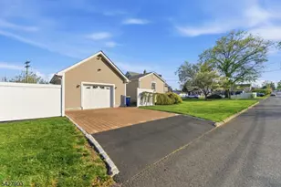 12 Driscoll St, Manville, NJ 08835 - Photo 6