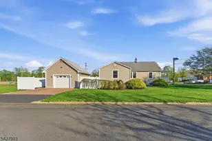 12 Driscoll St, Manville, NJ 08835 - Photo 4