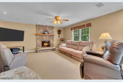 617 Van Liew Ct, Hillsborough Township, NJ 08844 - Photo 4