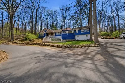 399 Springbrook Trl, Byram Township, NJ 07871 - Photo 2