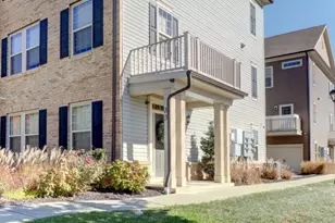 33 Ambrosia Ct, Livingston, NJ 07039 - Photo 4